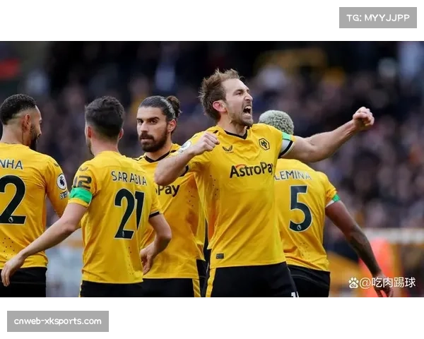 狼队赛前训练开放日，超过五千名球迷到场